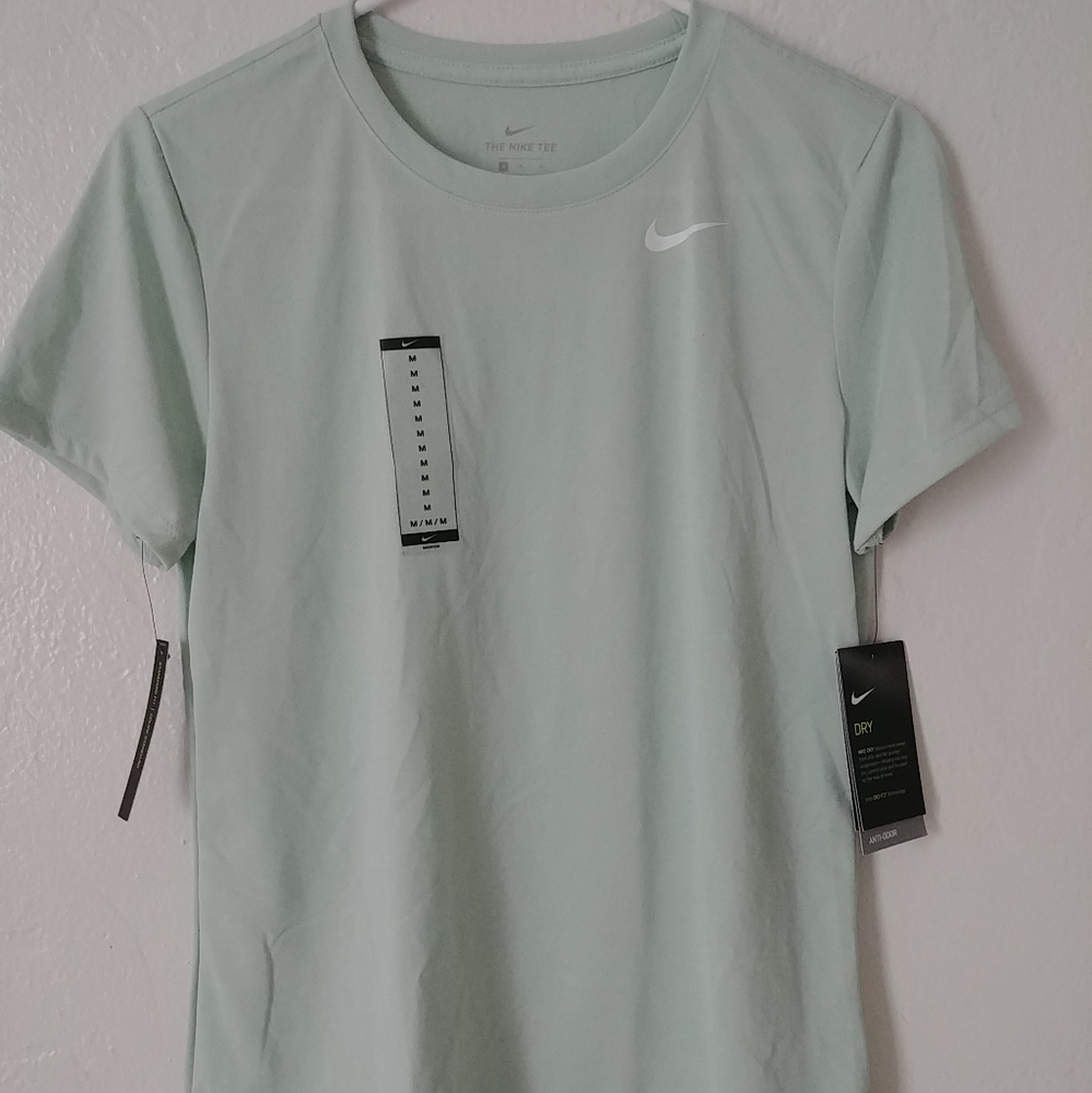 Nike tee